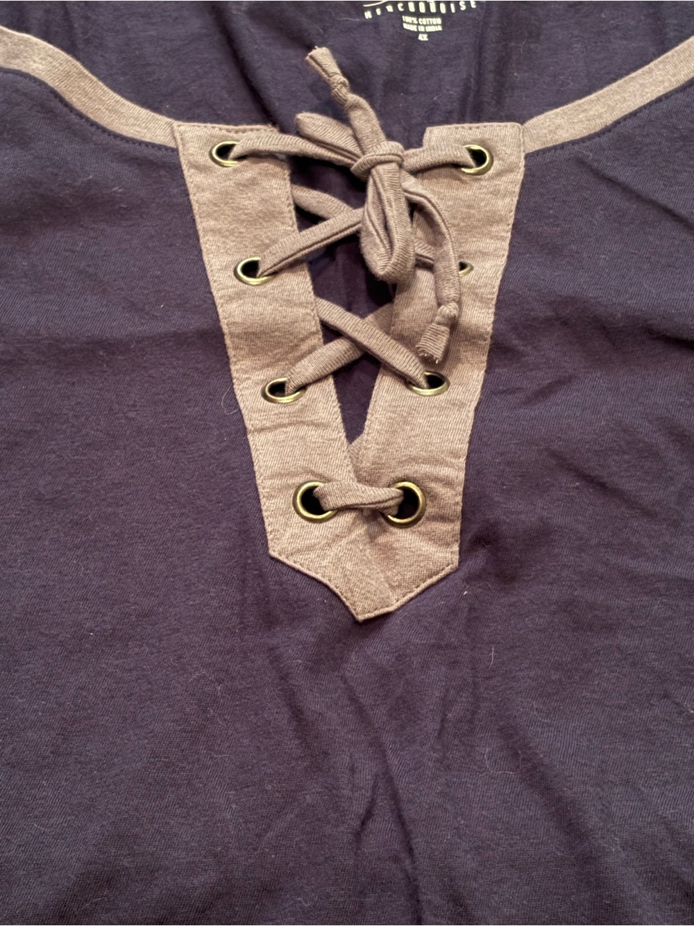 New York Yankees Lace Up Women’s Tee - 4x - Picture 2 of 4